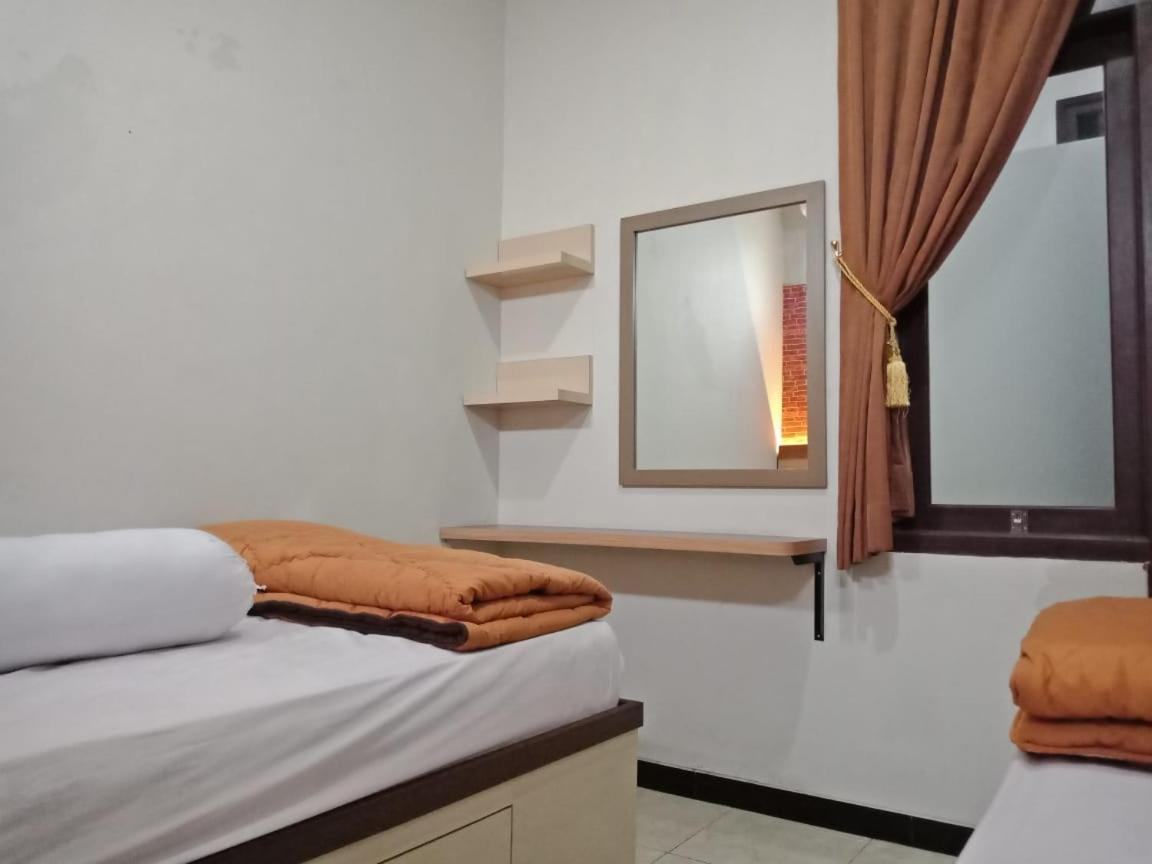 Amaya Guest House Syariah Alastuwo Экстерьер фото